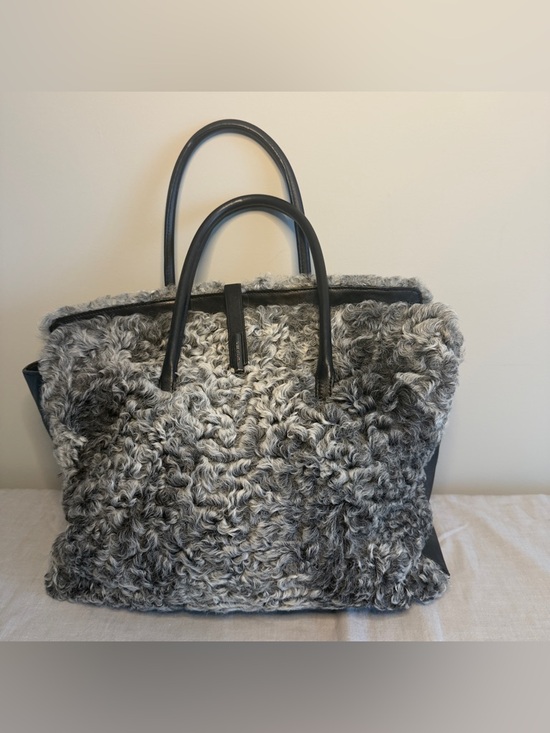 Kenneth Cole Handbags - Kenneth COLE Natural Shearling & LeatherTote